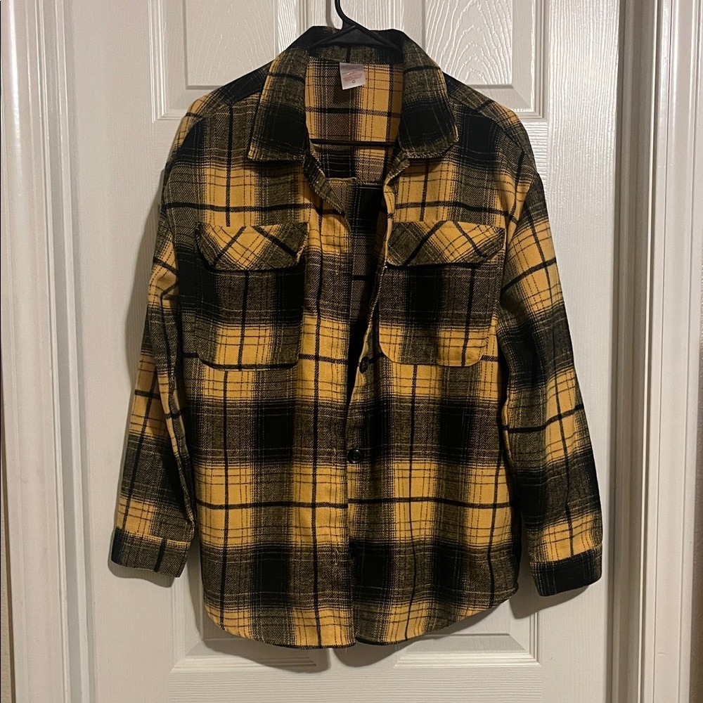 No Boundaries Black and Yellow Plaid Shirt Jacket